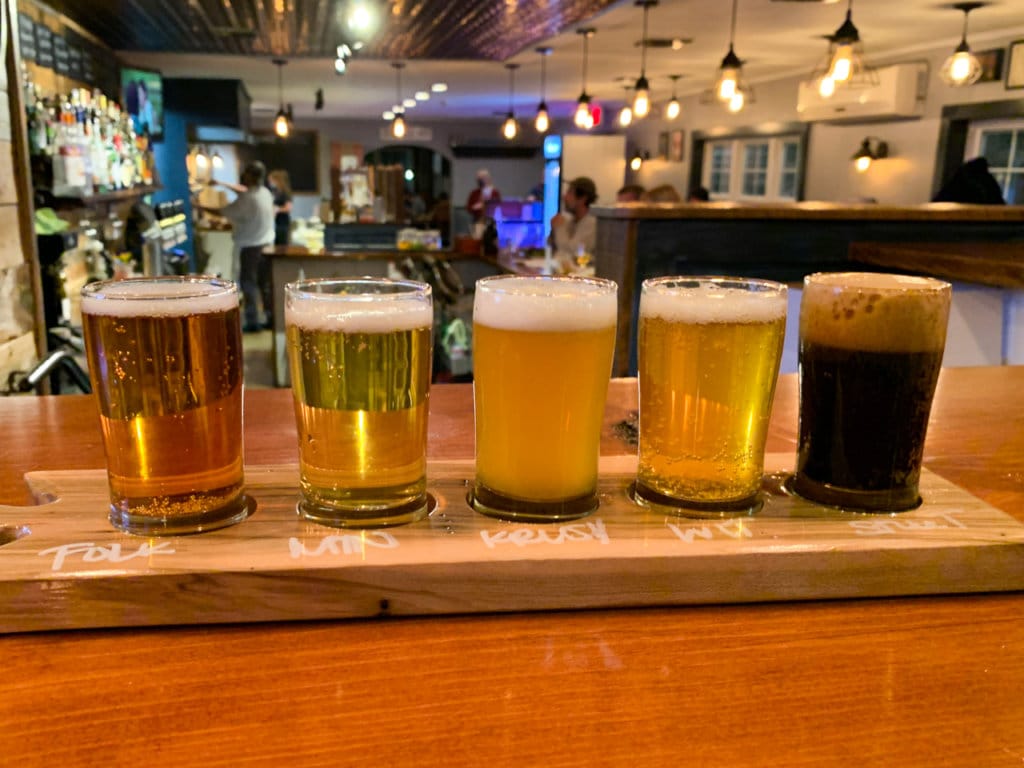 Beer flight with 5 beers.